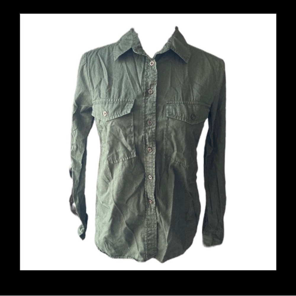 NWOT ATMOSPHERE Army Green Button-Up Top